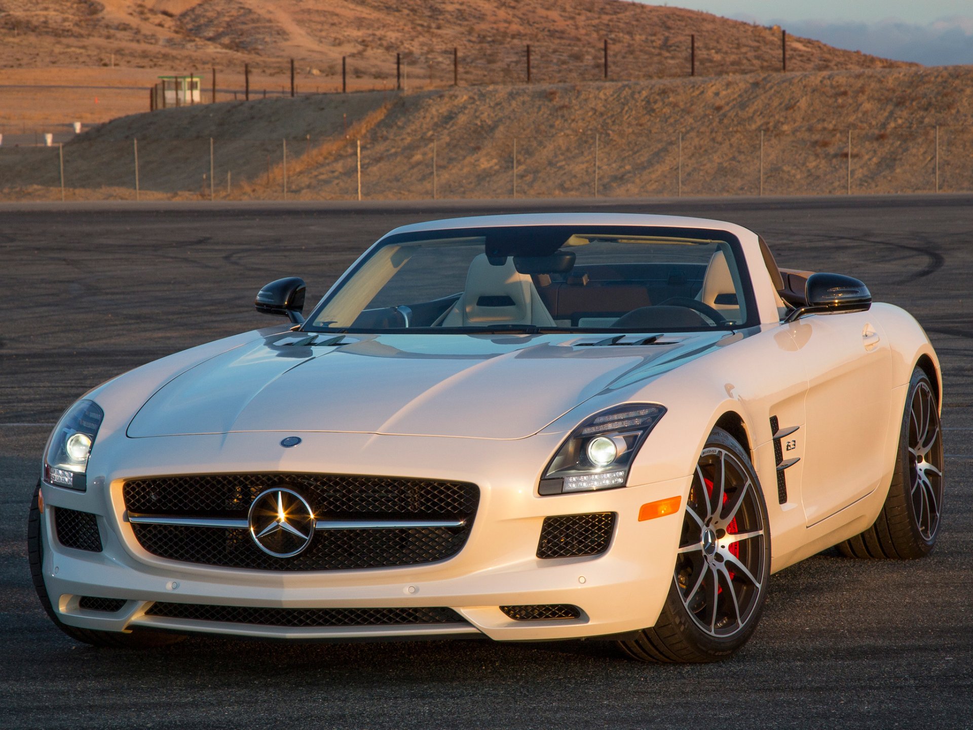 mercedes-benz sls amg gt родстер белый мерс суперкар