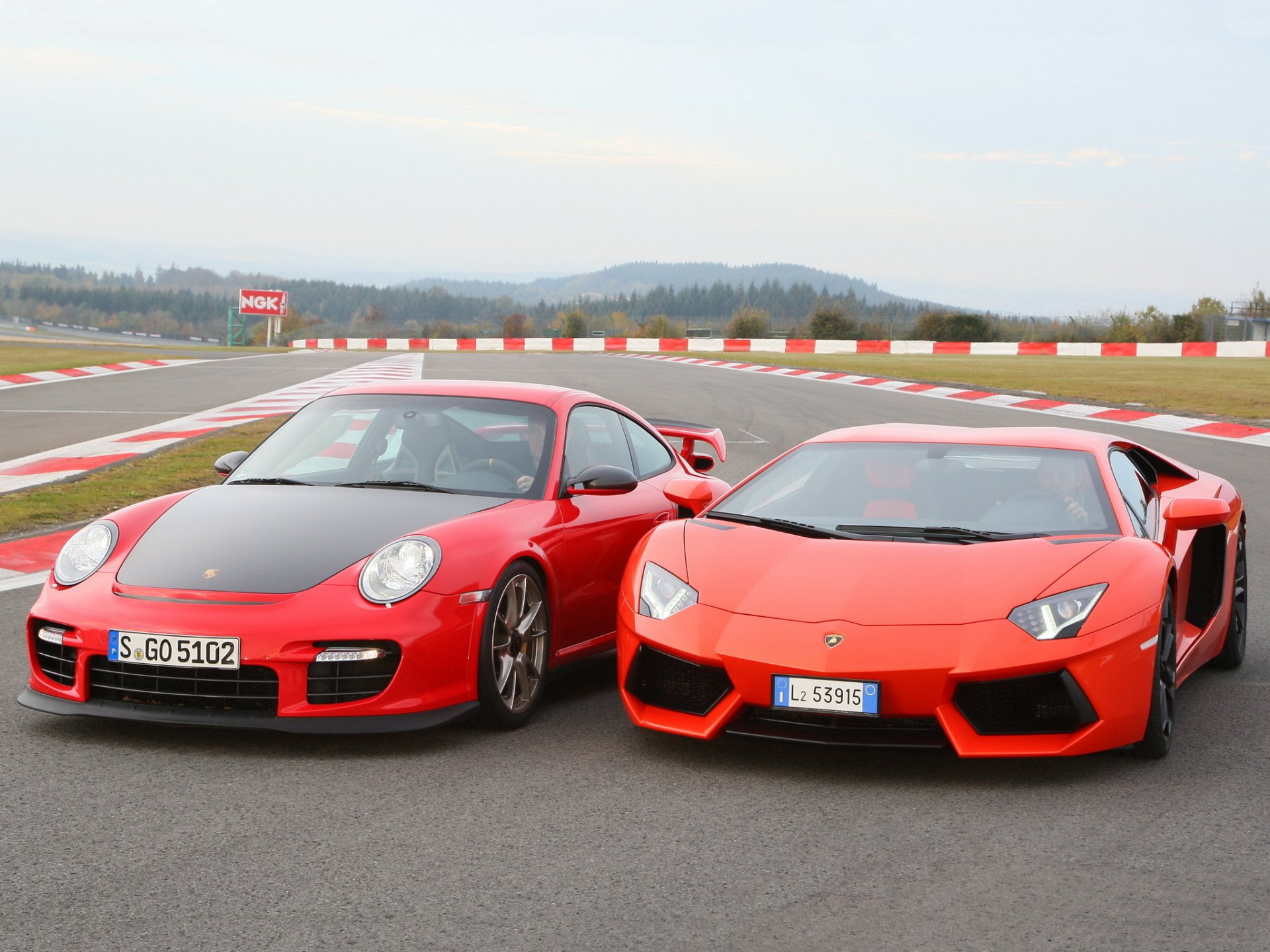 lamborghini aventador lp700-4 y porsche 911 porsche lamborghini superdeportivos