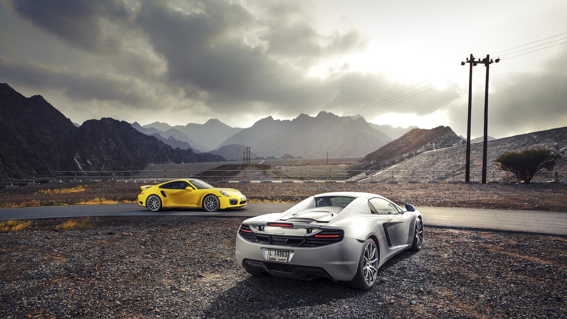 mclaren mp4-12c spyder porsche 911 turbo supersamochody mclaren porsche