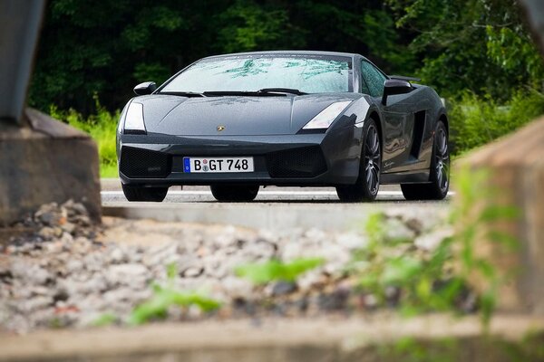 Lamborghini gris vista superior