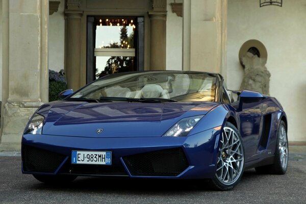 Voiture bleue Lamborghini, Lambo