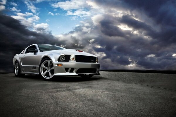 Coche Ford Mustang plata