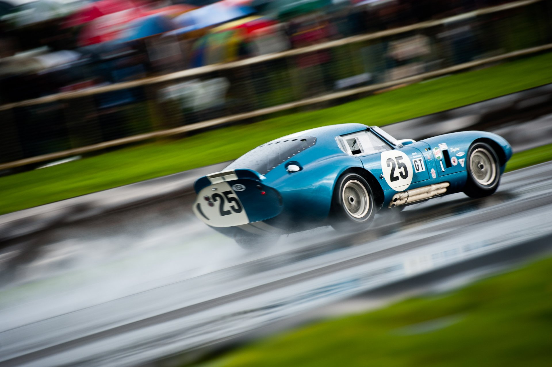 daytona shelby cobra coupé shelby cobra daytona coupé goodwood revival tom christensen 2011 schlange