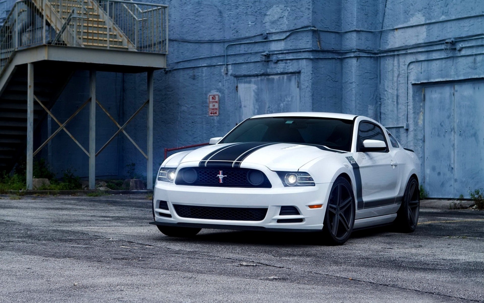 ford mustang estilo jefe 302 coche del músculo blanco