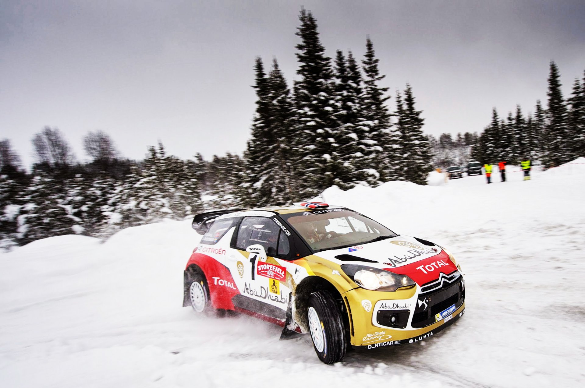 citroen ds3 wrc rallye rallye voiture sport citroen hiver froid route virage dérapage