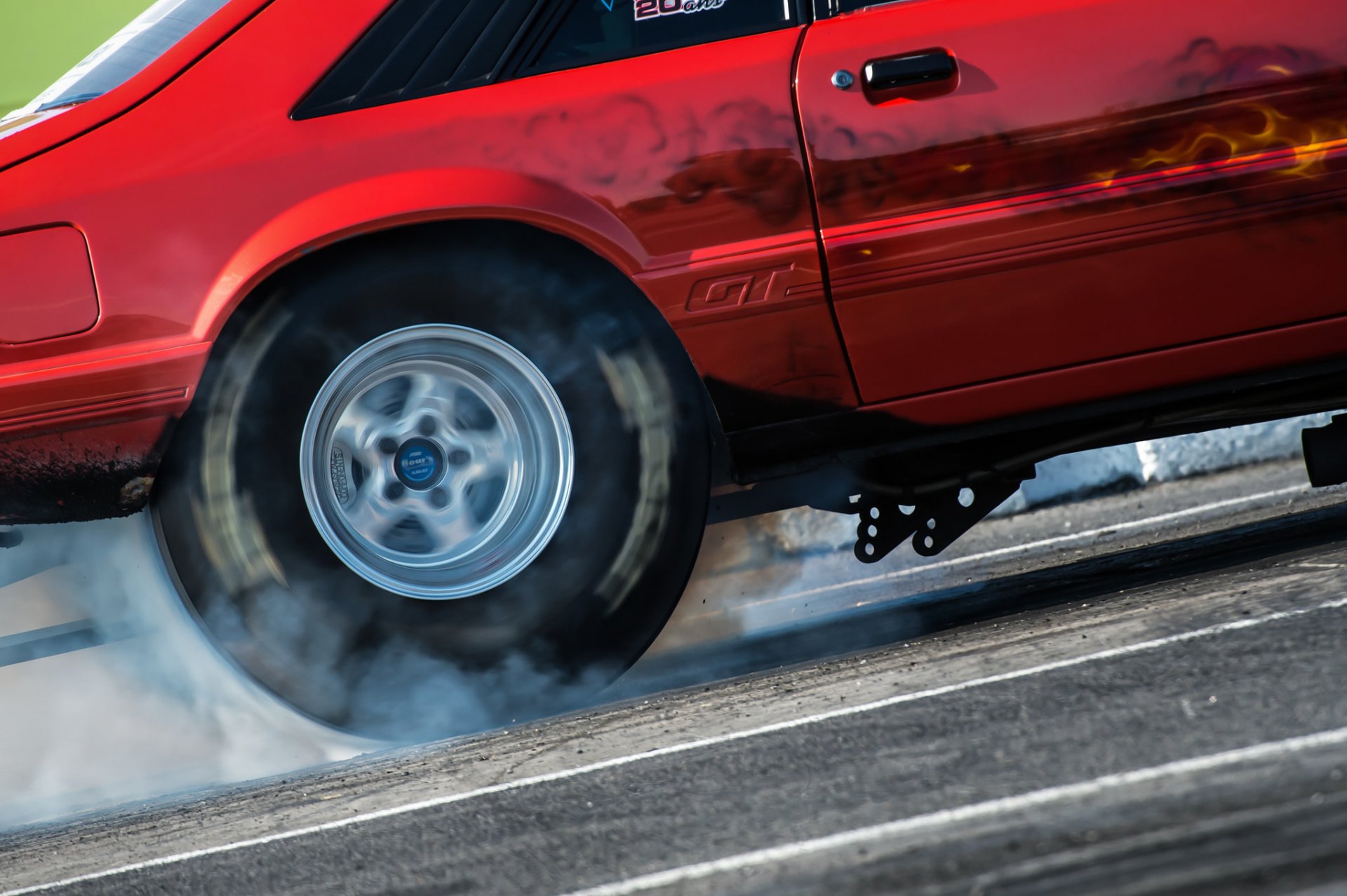 muscle car drag racing rennen rad rauch