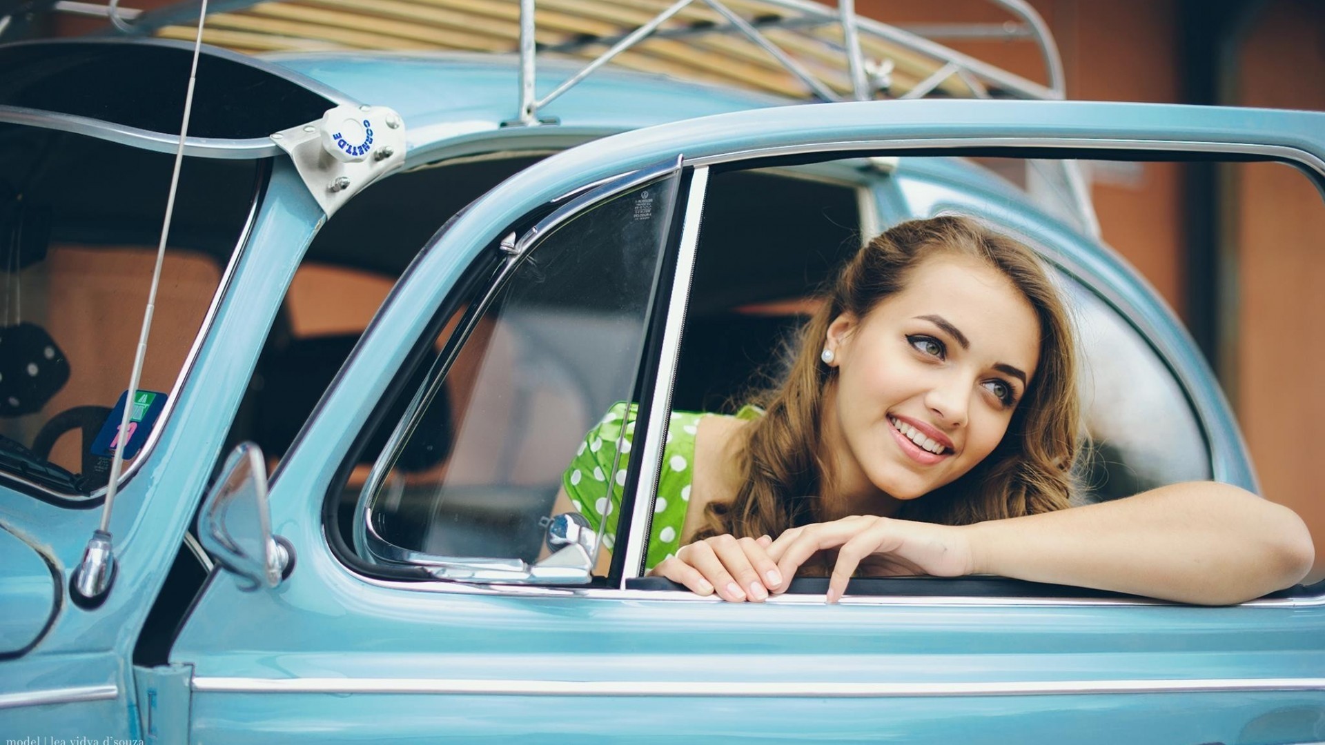 modelo chicas y coches