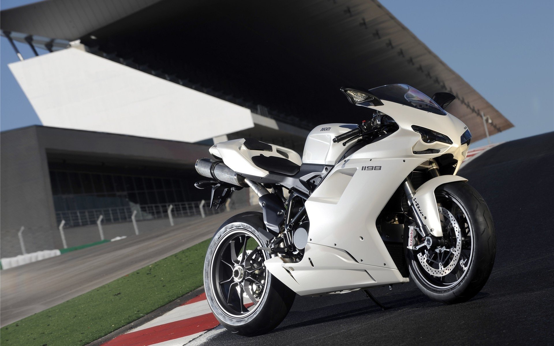 ducati 1198 sportbike ducati sportbike motocicleta moto blanco pista diseño italia motobike hi-tech bici de la suciedad vehículos de motor