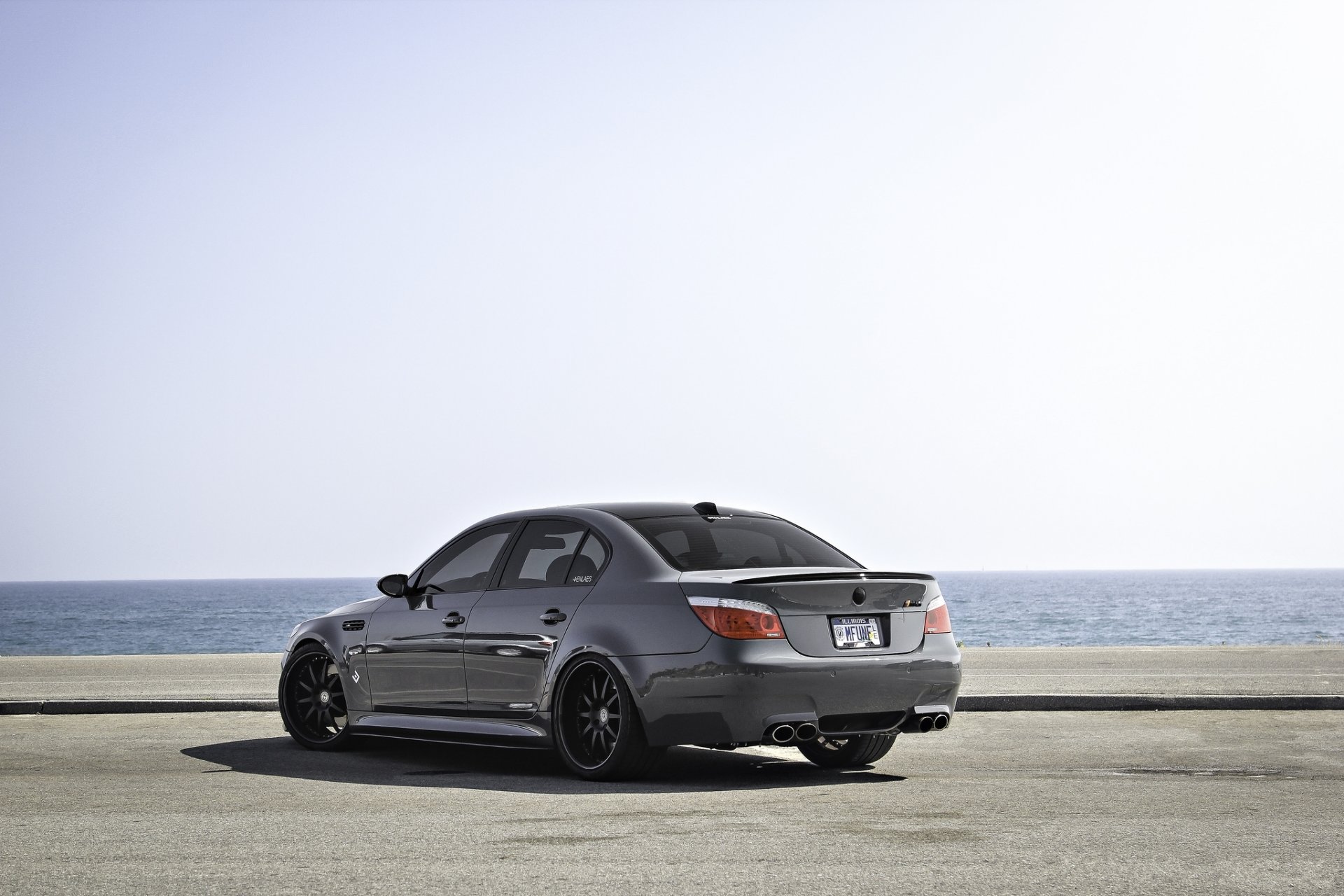 bmw m5 e60 grigio bmw vista posteriore oceano