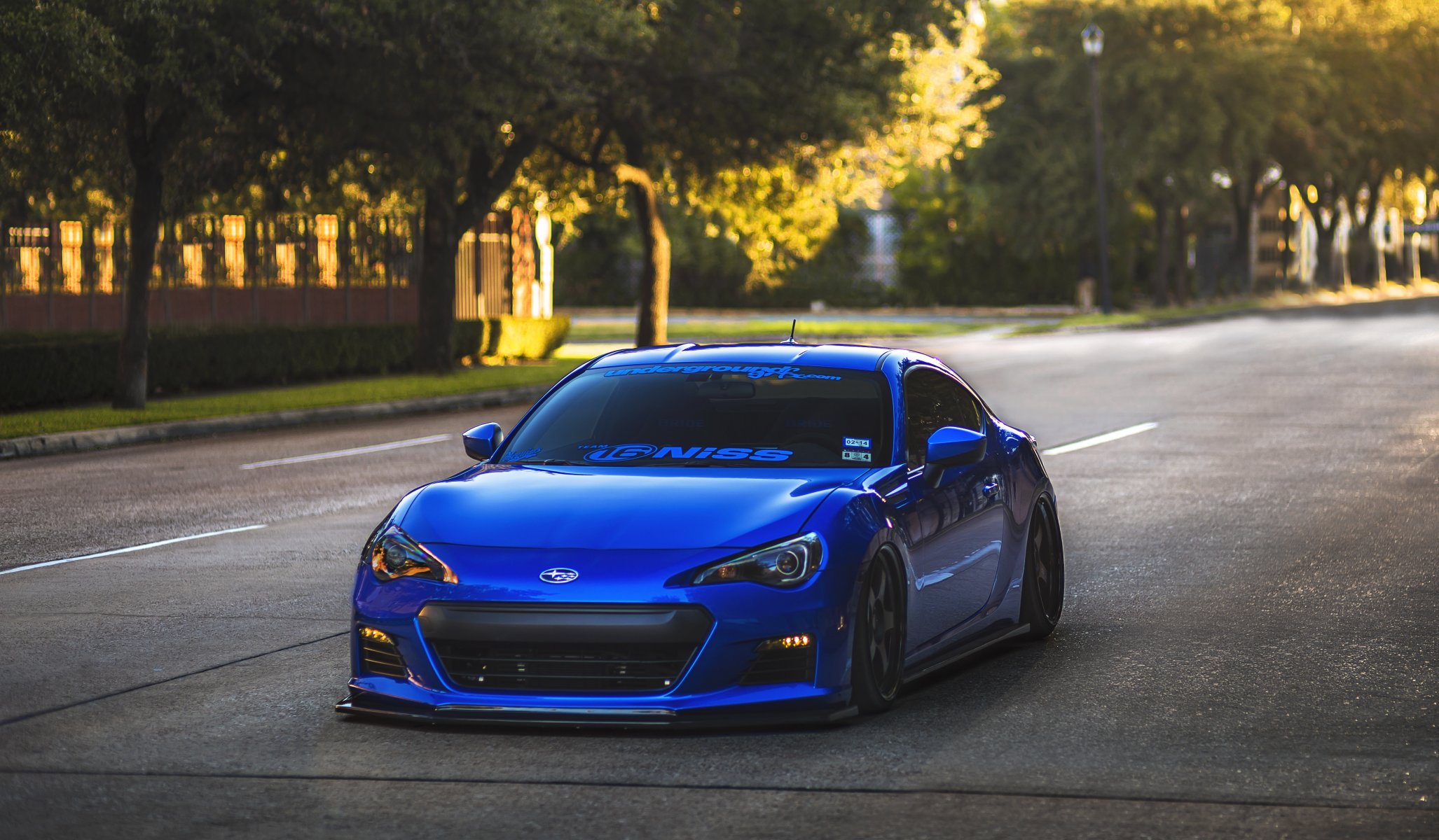 ubaru brz bleu avant position