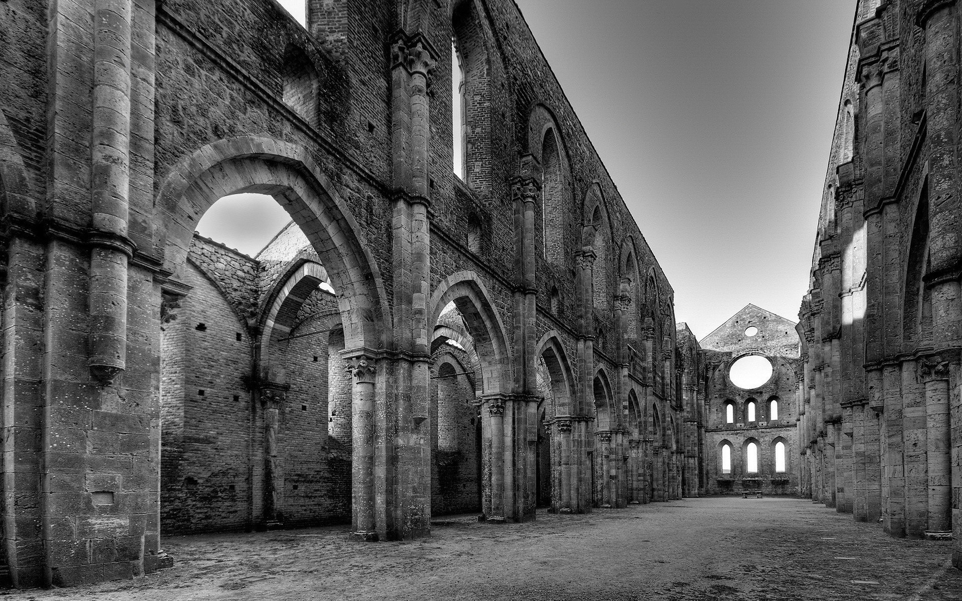 ruines noir et blanc église