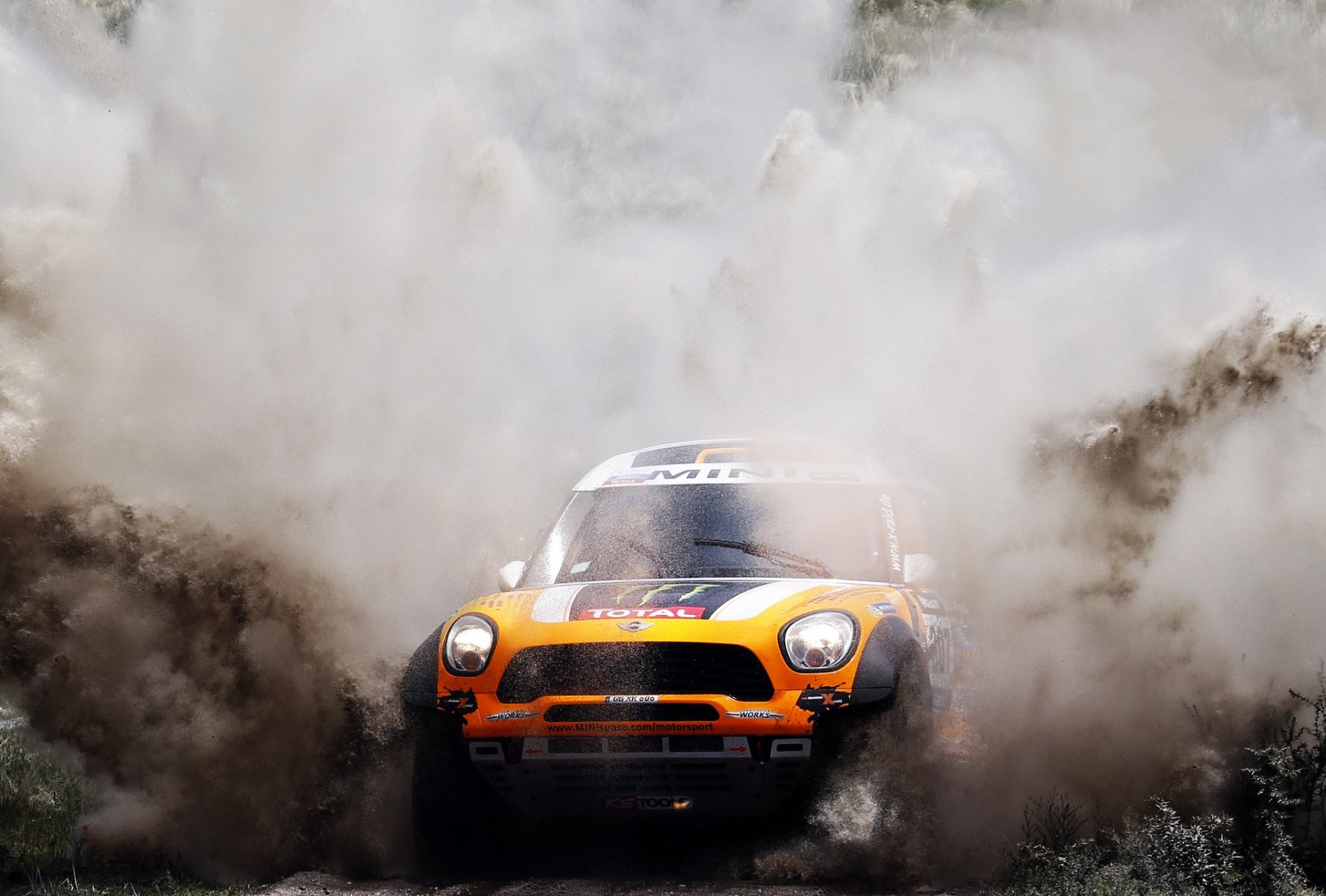 mini mini cooper mini auto auto dakar rally sport acqua spruzzi arancione cappuccio corsa suv