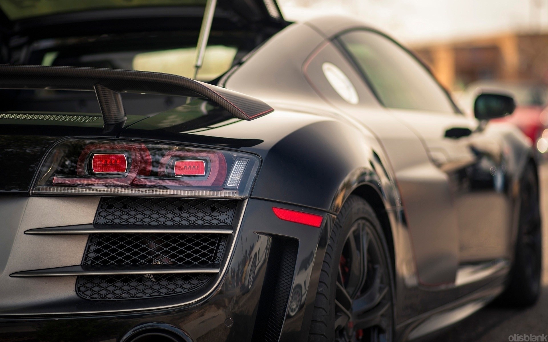 light black audi r8