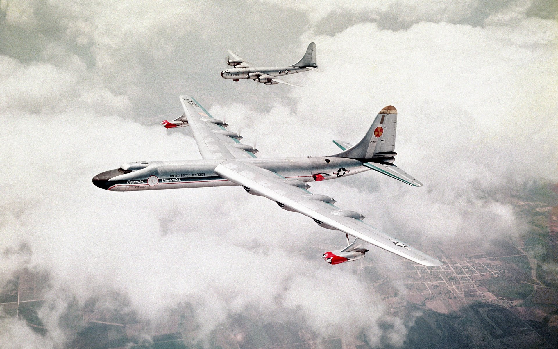 deux avions deux samrolets usaf b-29 bombardiers ciel terre altitude vitesse vol avion aviation nuages équipement militaire aviation militaire aviation transport transport aérien