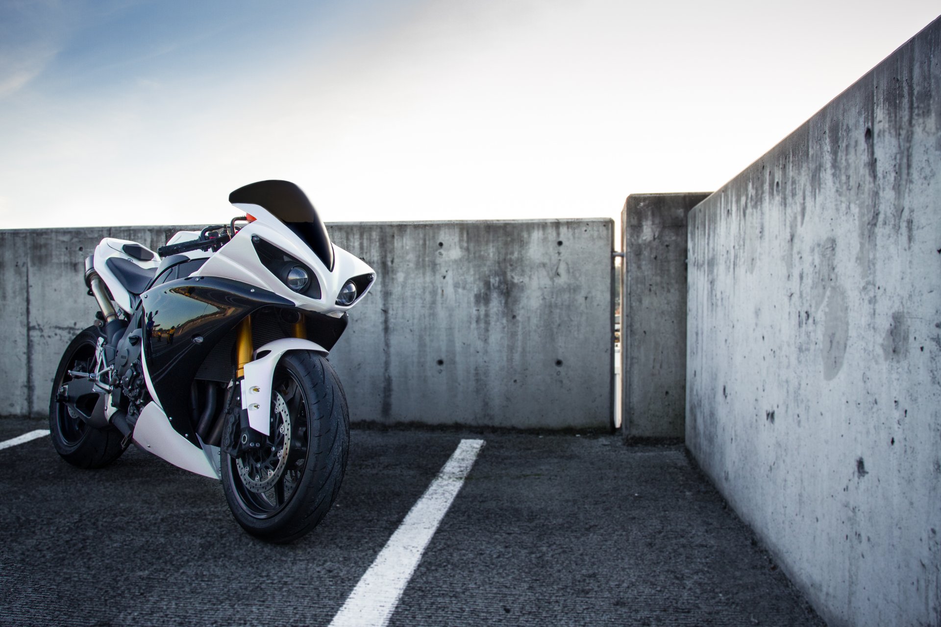 yamaha yzf-r1 white sky motorcycle yamaha cloud