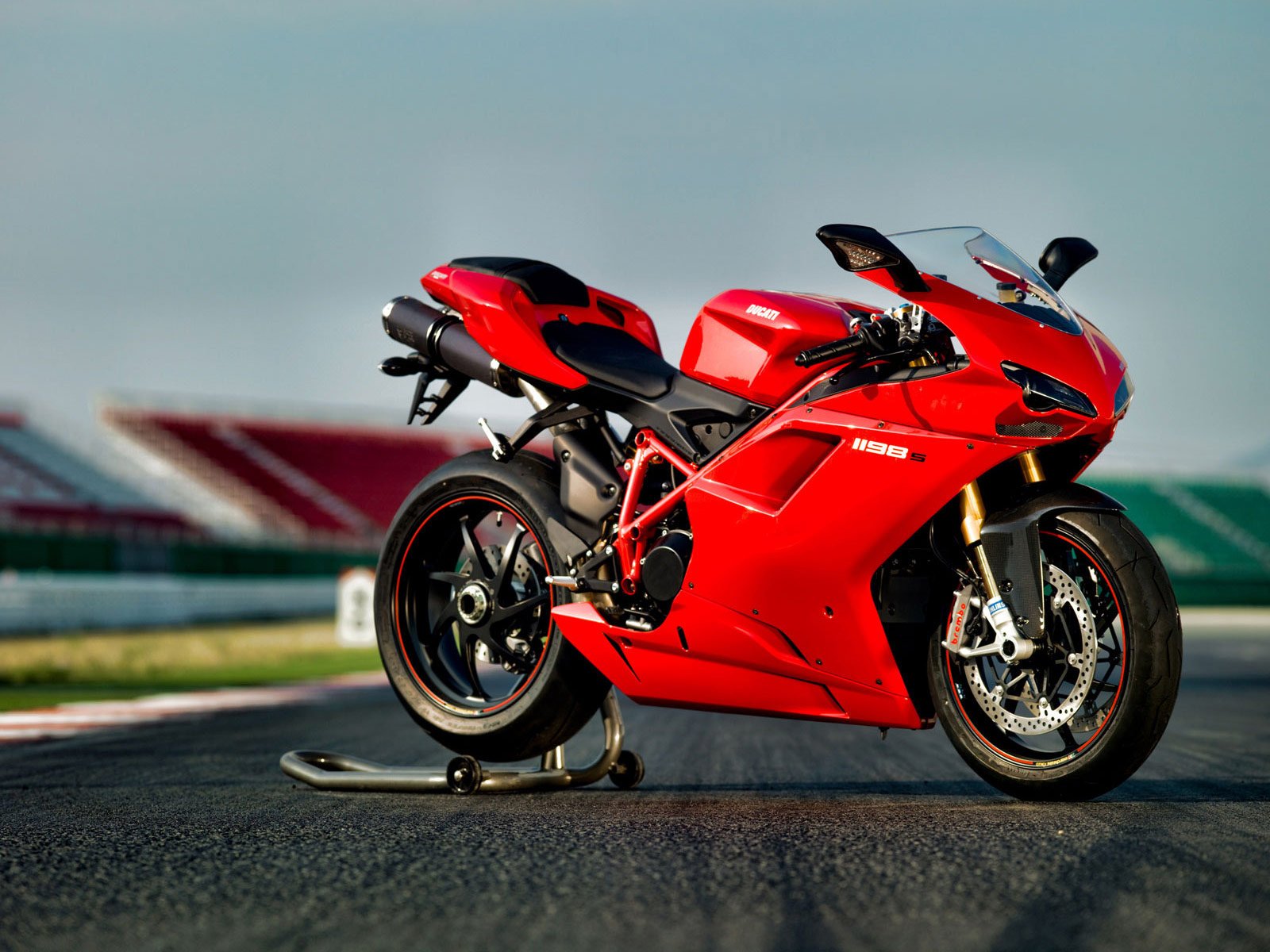 ducati 1198s sportbike ducati sportbike motorcycle moto red track design italy motorbike hi-tech bike motor transport