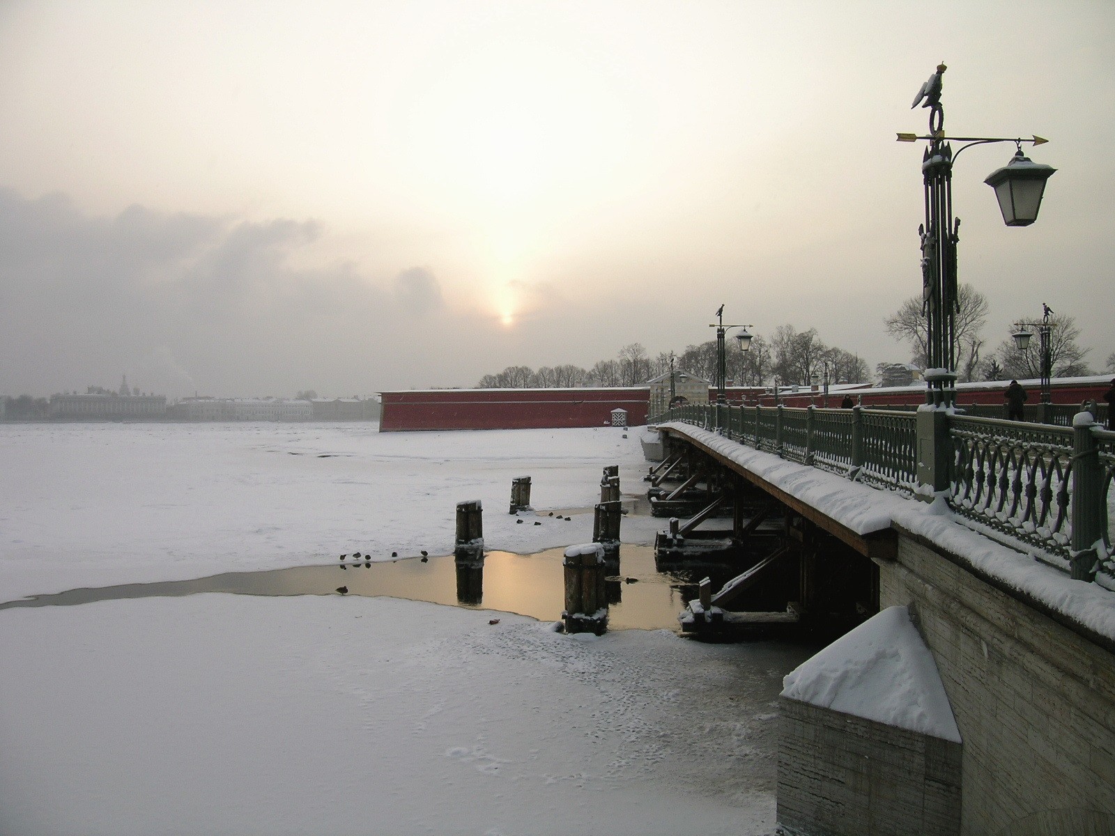 Нева зимой мосты
