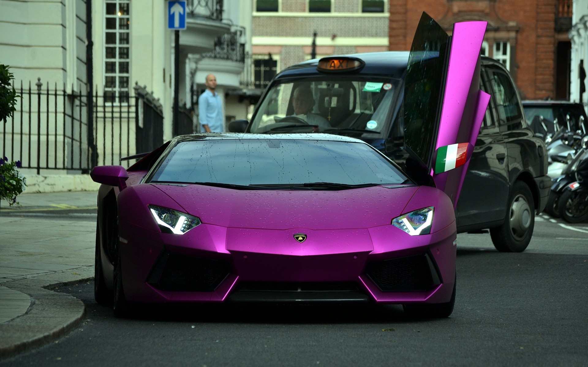 lp700-4 púrpura lamborghini aventador frente lamborghini aventador aventador