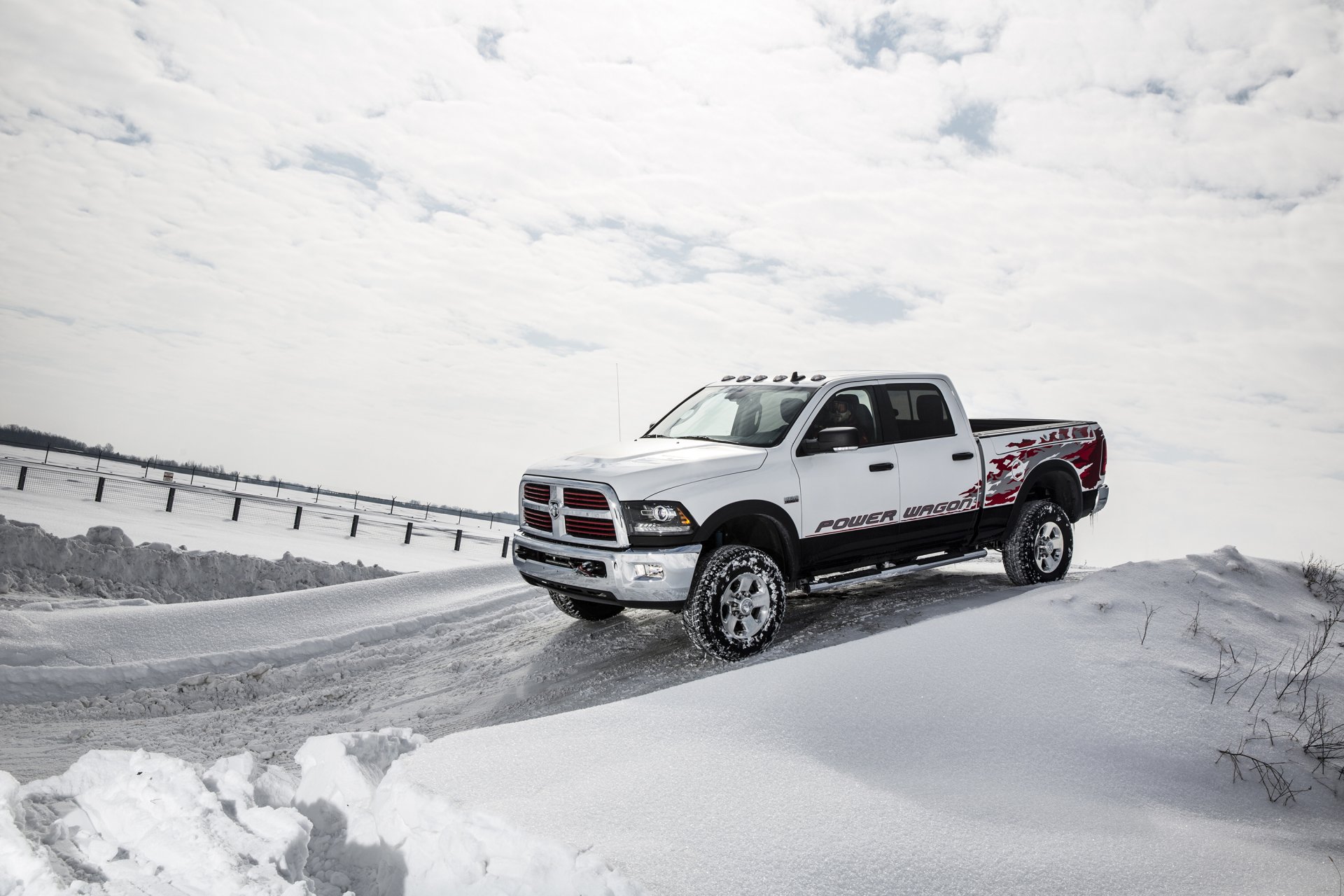 2014 dodge ram 2500 power wagon crew cab dodge pick-up neige hiver