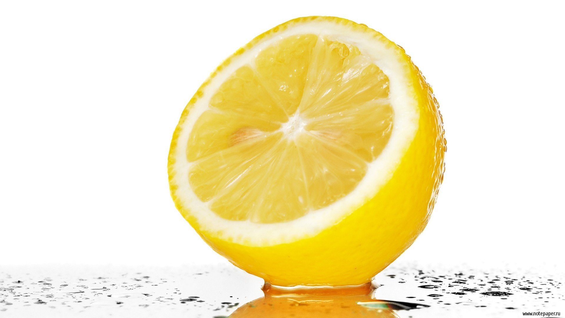 limone frutta tsytrus gocce sfondo bianco giallo frutta agrumi succo di frutta