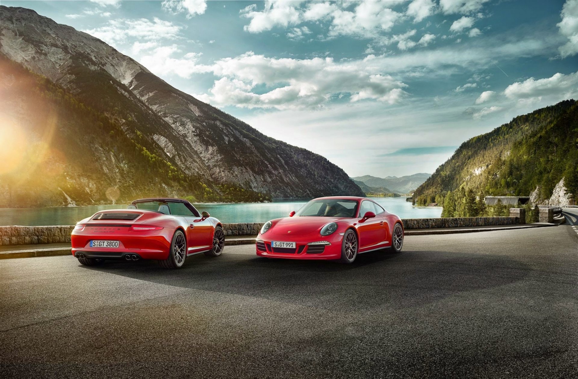 porsche 911 carrera gts 2015 sport automobile rouges soleil ciel nuages