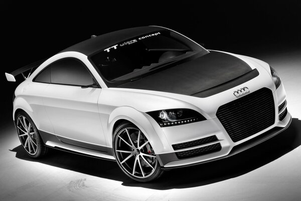 Blanc Audy tt ultra quattro voiture nouvelle génération. combinaison intelligente de matériaux