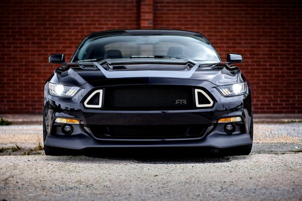 Schwarzer Ford Mustang rtr 2015, Edition