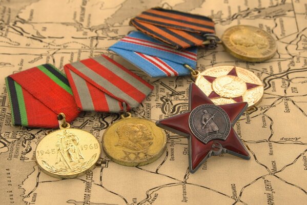 Medaillen und Orden am 9. Mai, dem Tag des Sieges