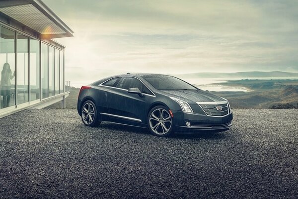 Cadillac sur beau fond de coucher de soleil