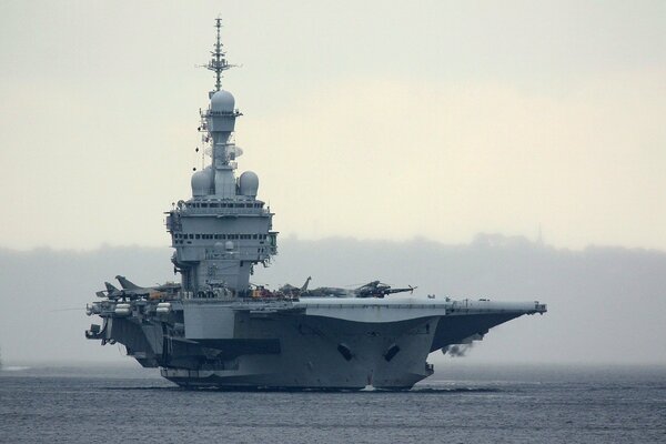 Porte-avions en France