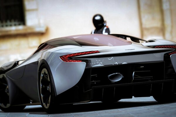 Aston Martin auto sportiva super apparato