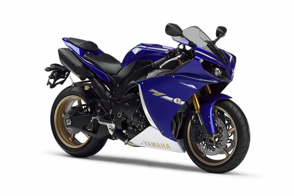 Moto de sport bleu Yamaha sur fond blanc