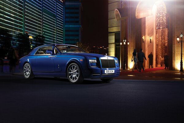 Blue executive car Rolls Royce phantom