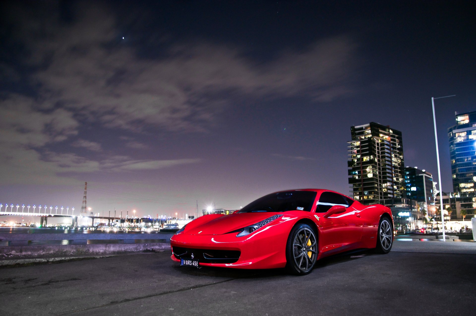 ferrari 458 italia rojo ferrari rojo vista frontal cielo nubes estrellas