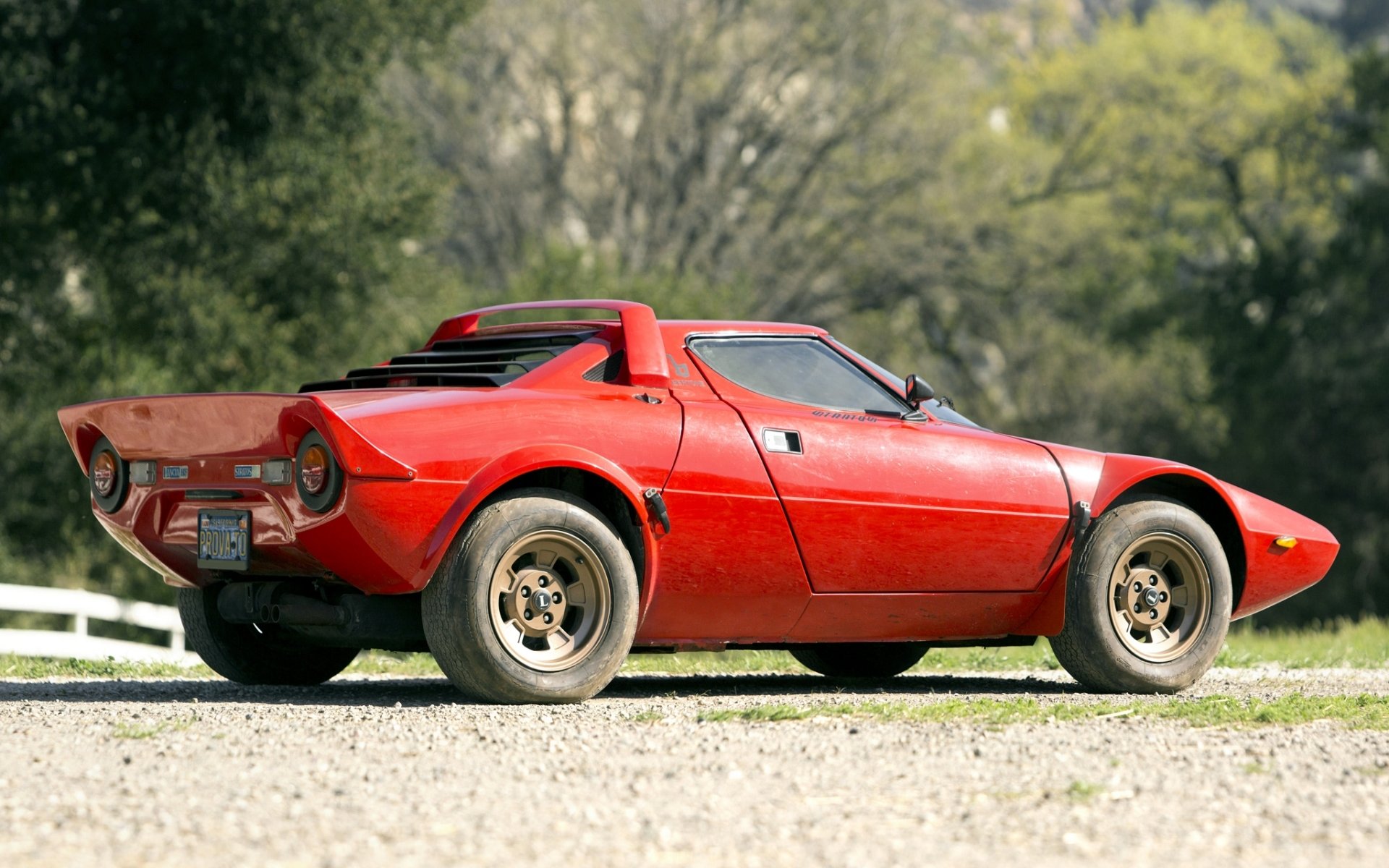 lancia stratos hf 1973 года лянча стратос суперкар вид сзади