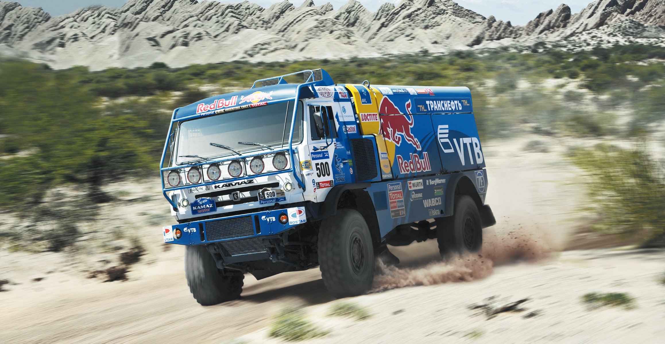 dakar kamaz maestro kamaz camión arena montañas velocidad árboles hierba cielo nubes