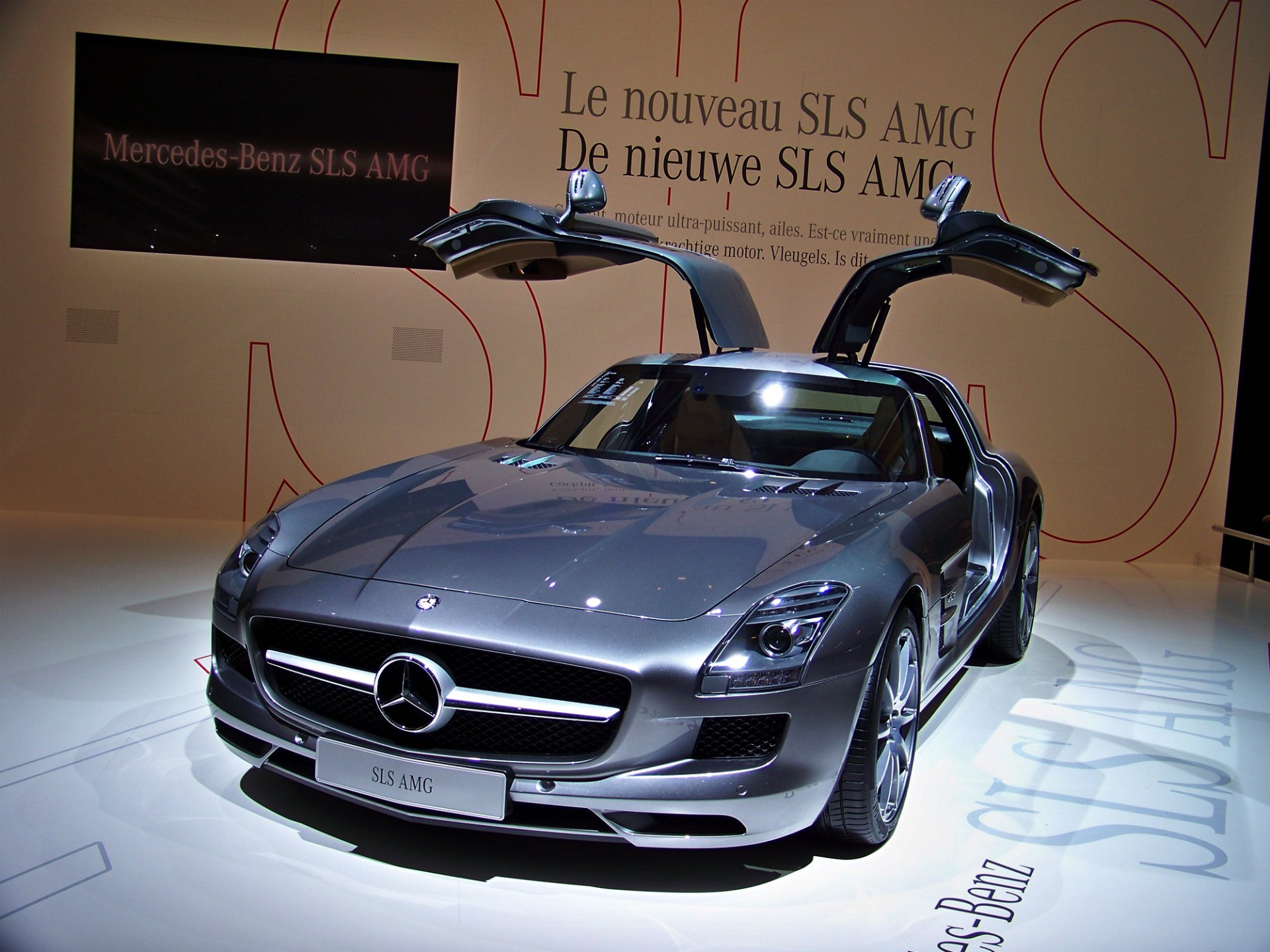 super samochód mercedes-benz sls amg supersamochód nadwozie drzwi błotnik mewa