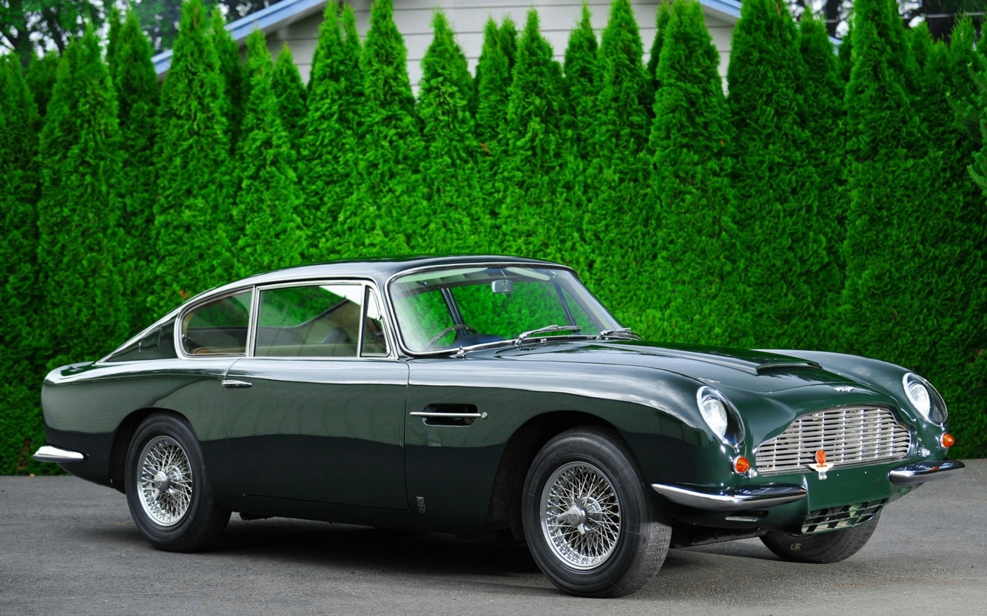 auto aston martin vintage style