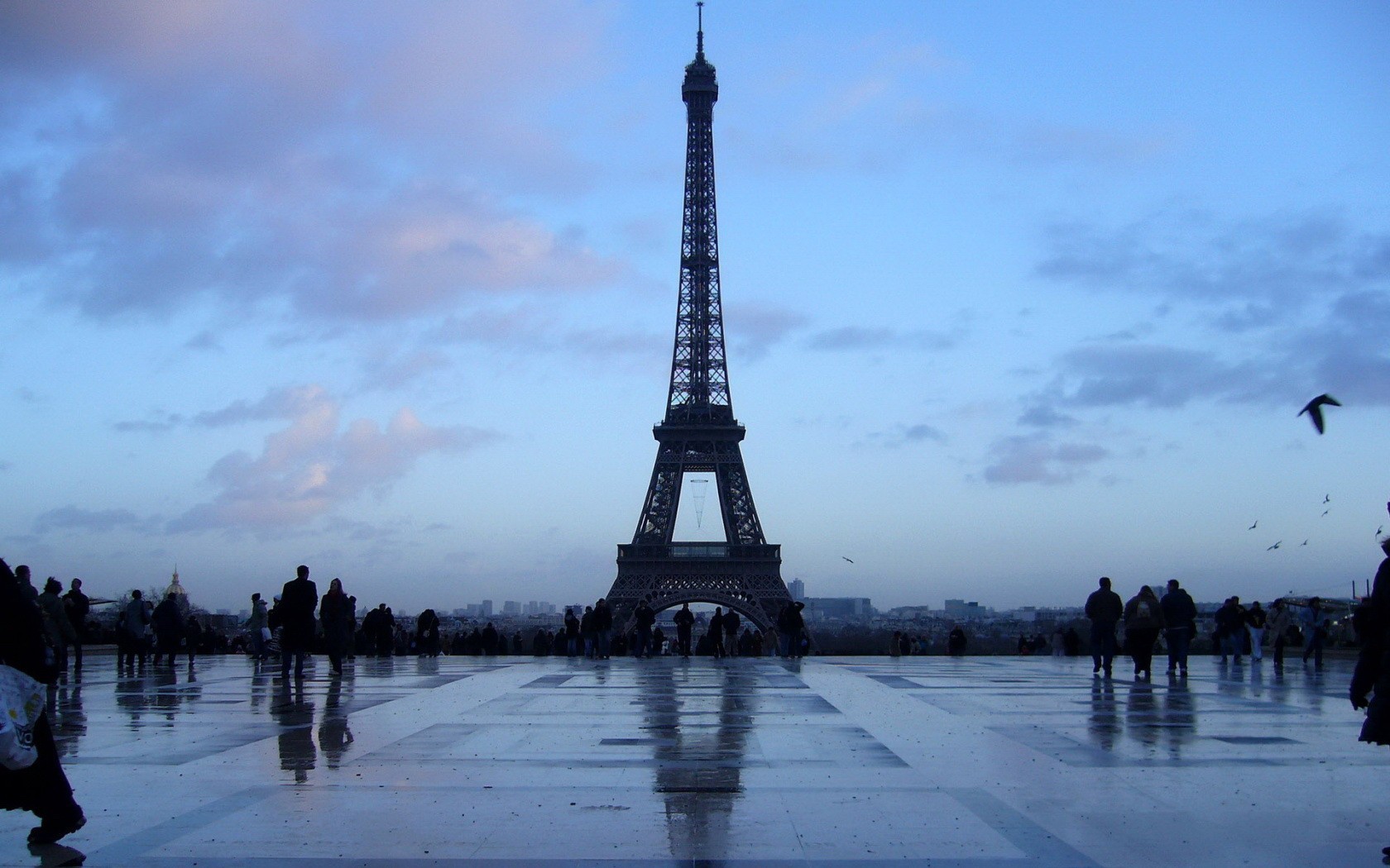 paris turm blau