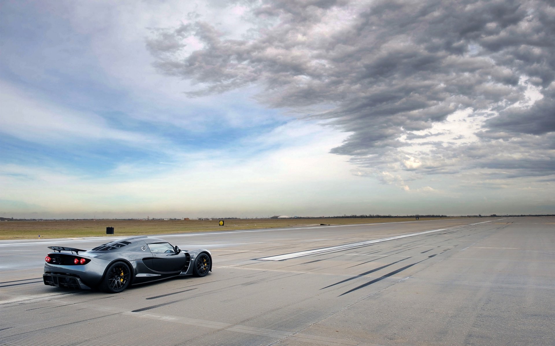 hennessey gt auto sky runway sports car cloud