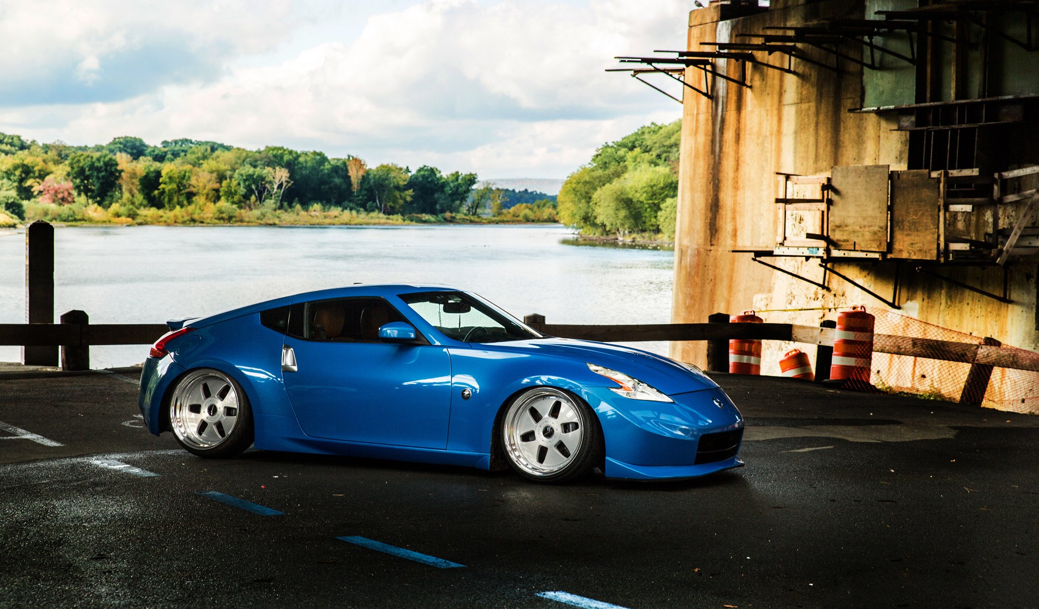 nissan 370z auto tuning blau