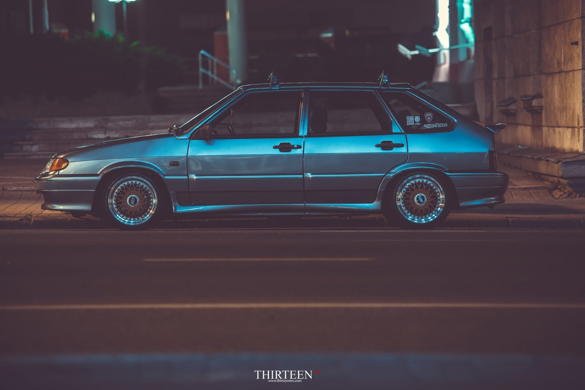 trece fotografía fotógrafo auto coche florero lada