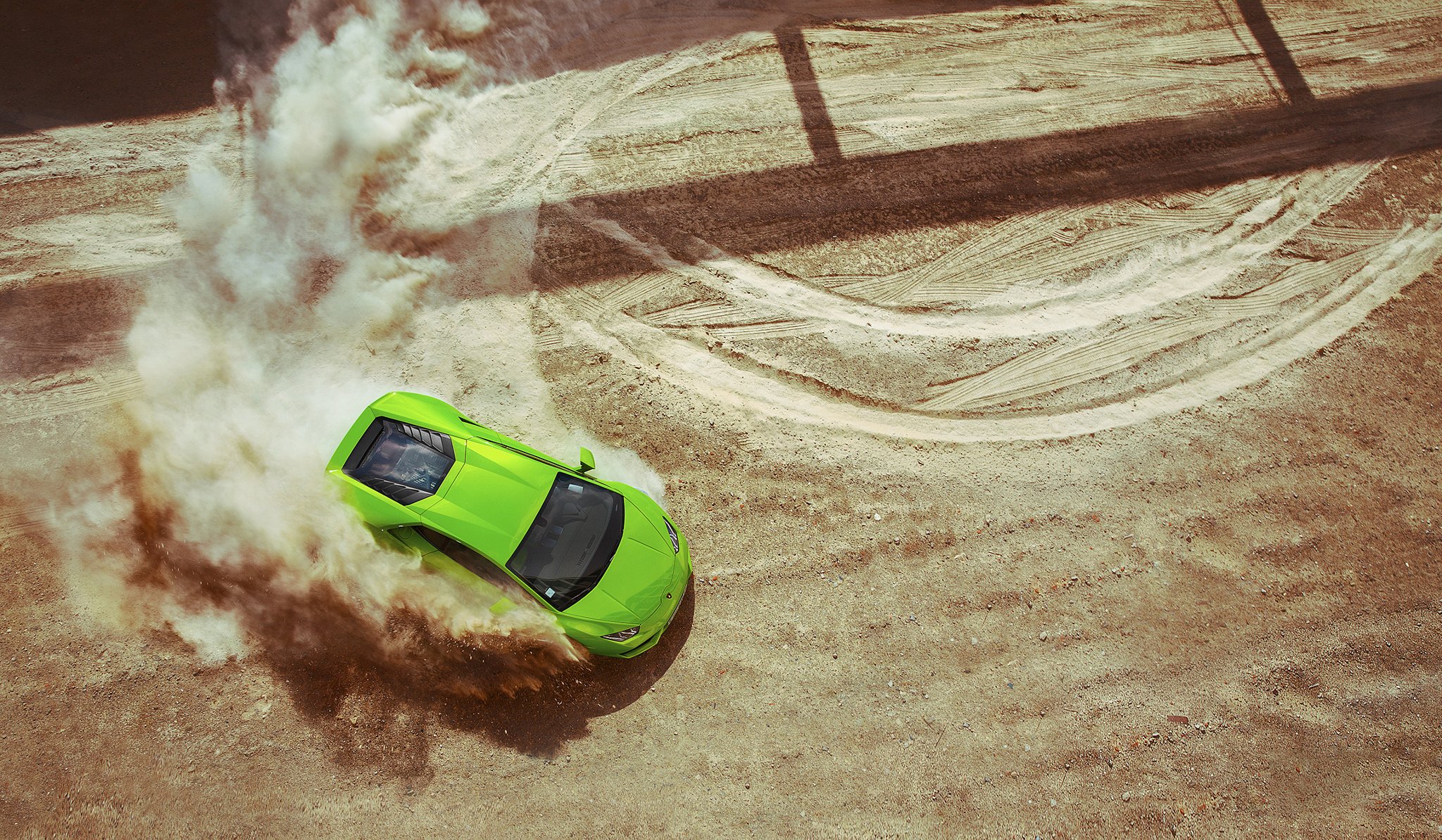 lamborghini huracan lp640-4 green top view skid sand drifting