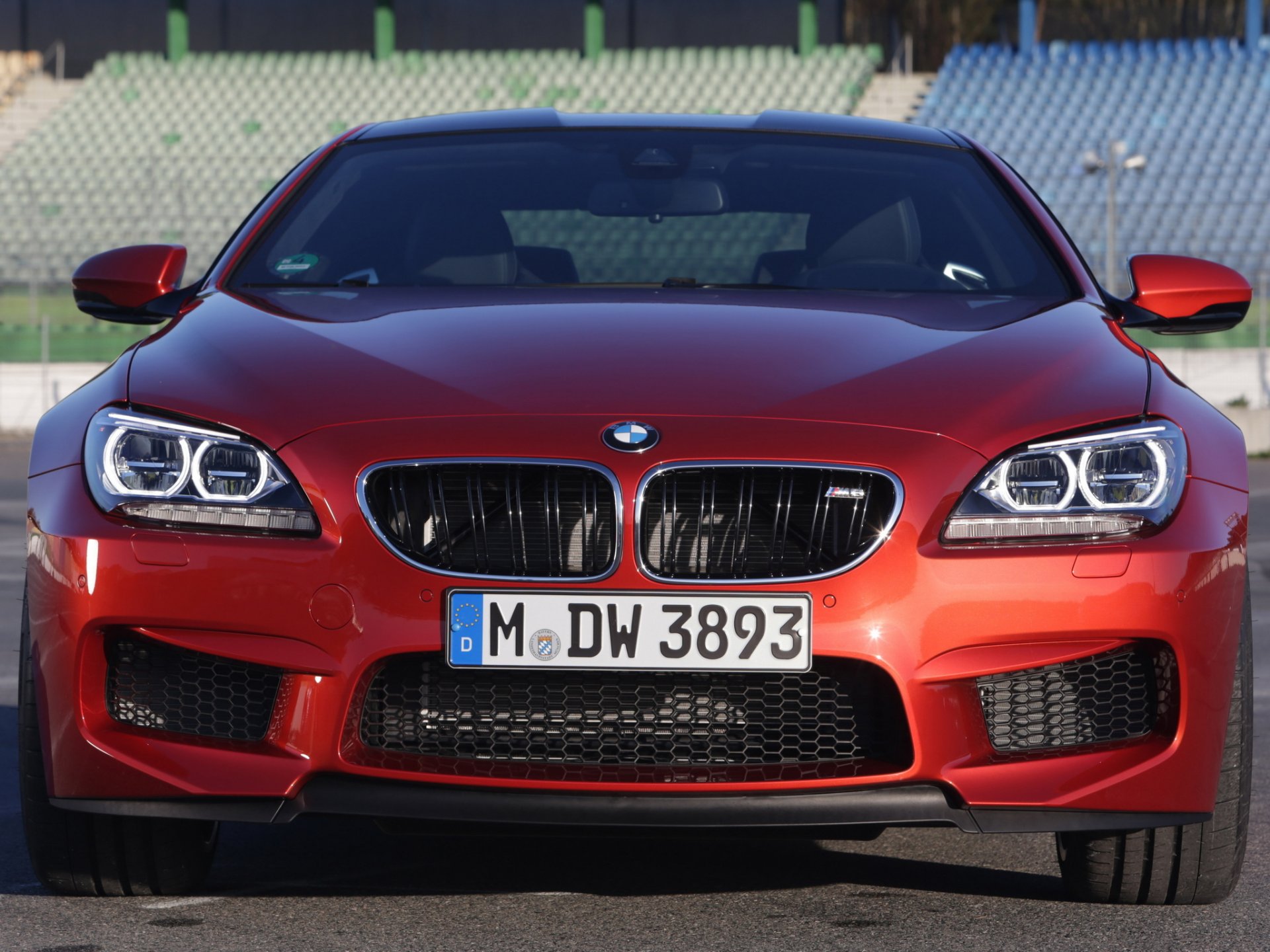 bmw m6 coupé wettbewerbspaket auto vorne rot scheinwerfer kühlergrill front