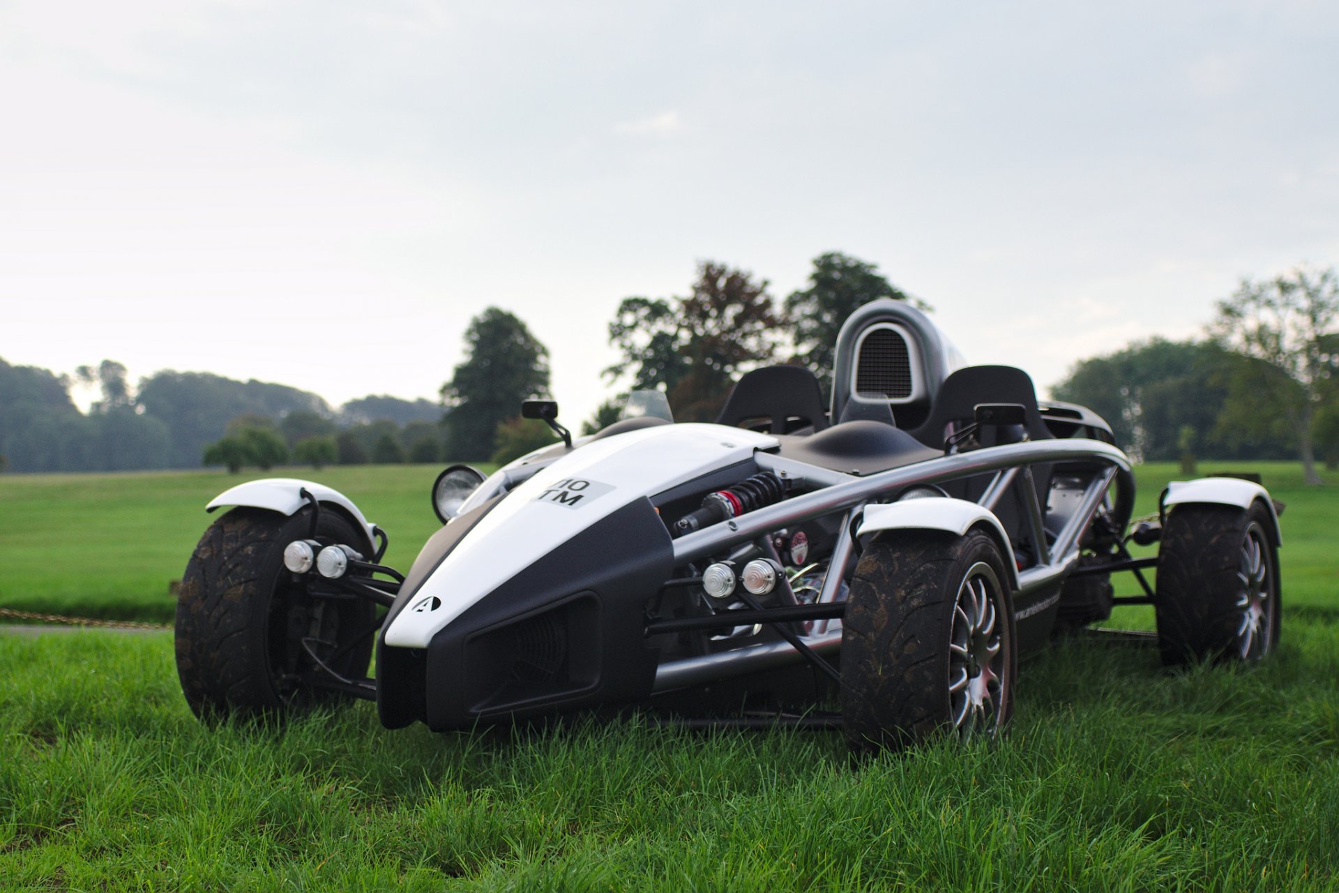 ariel atom coche basado exoesqueleto estilo