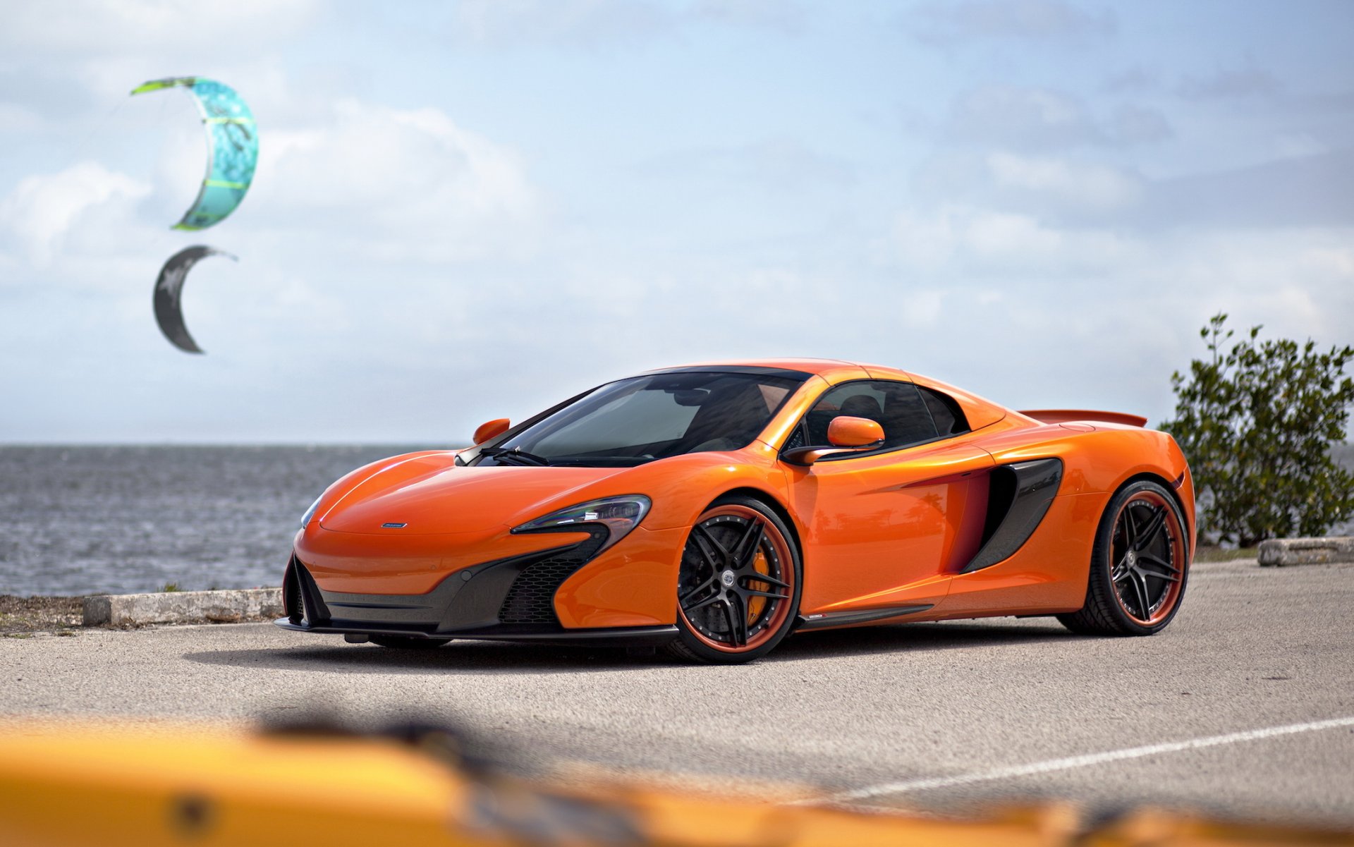 mclaren 650s supersamochód pomarańczowy