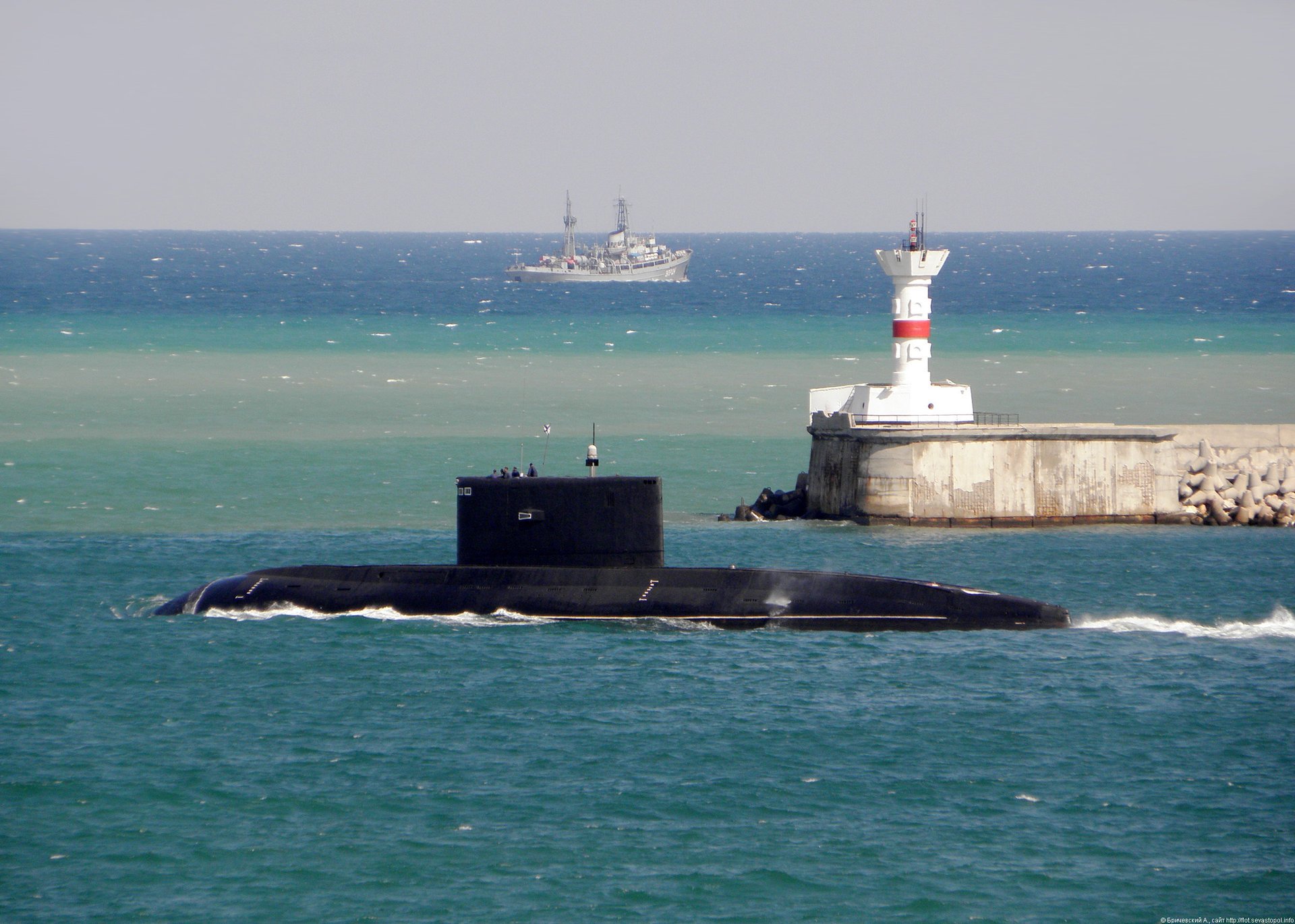 fmf alrosa sous-marin beauté mer navire horizon jetée vagues eau matériel militaire marine sous-marins