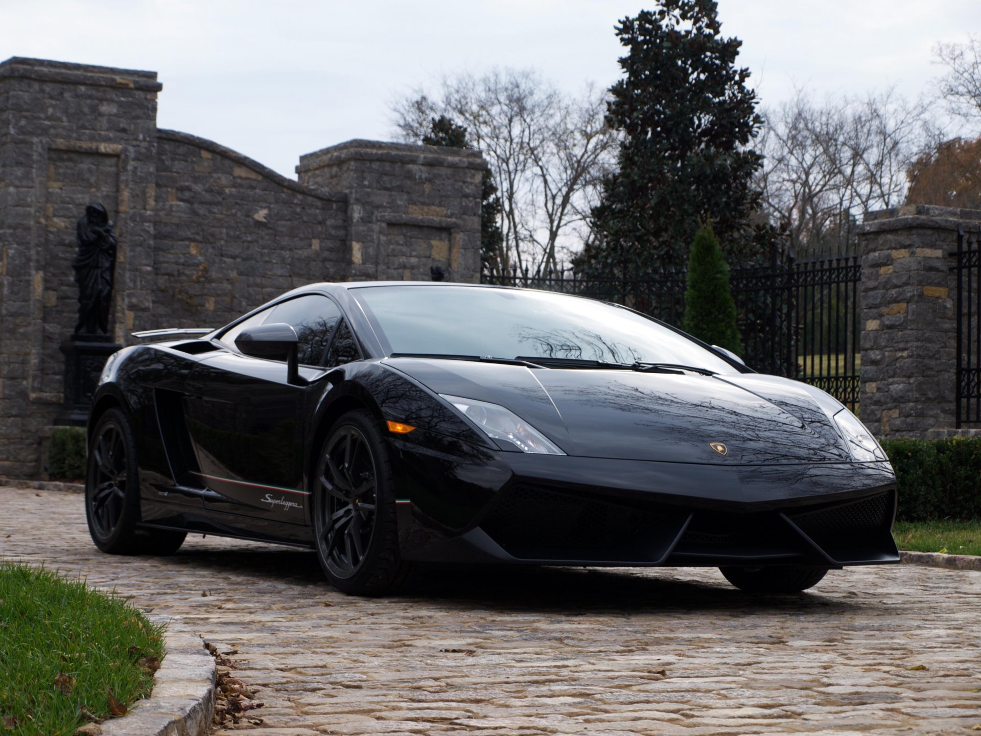 lamborghini gallardo lp570 superleggera black lamborghini gallardo superleggera paving slabs curb fencing