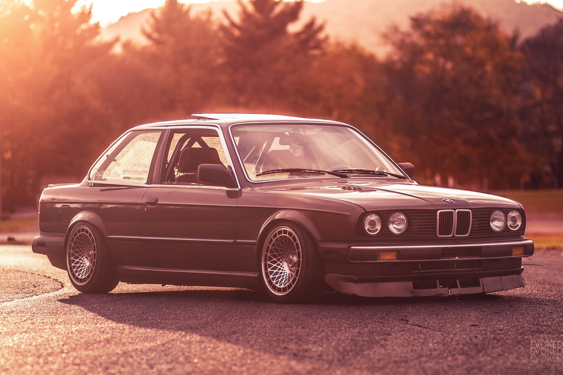 bmw serie 3 e30 blanco fotografía causada