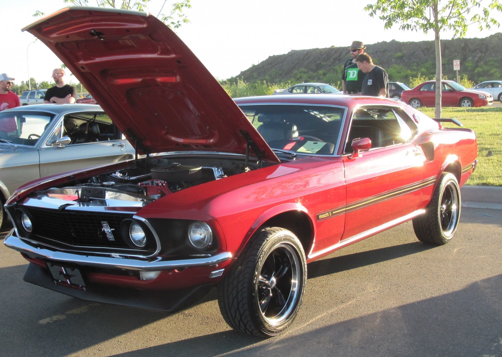 pneus ford rouge noir photographie phares